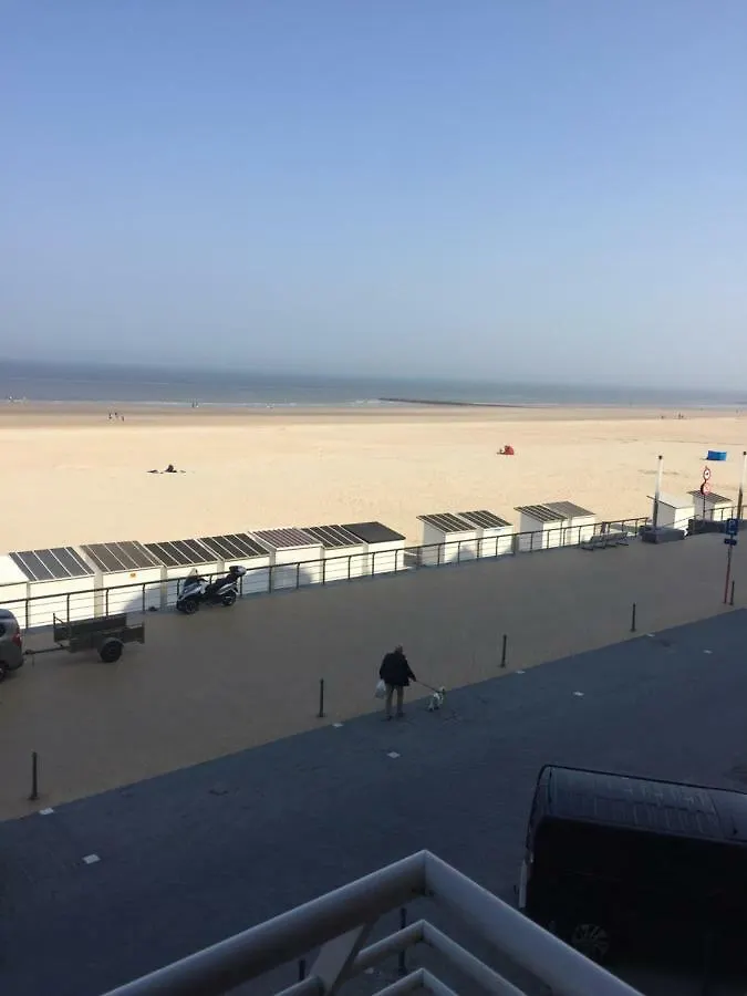 Studio Zeezicht fully renovated Oostende